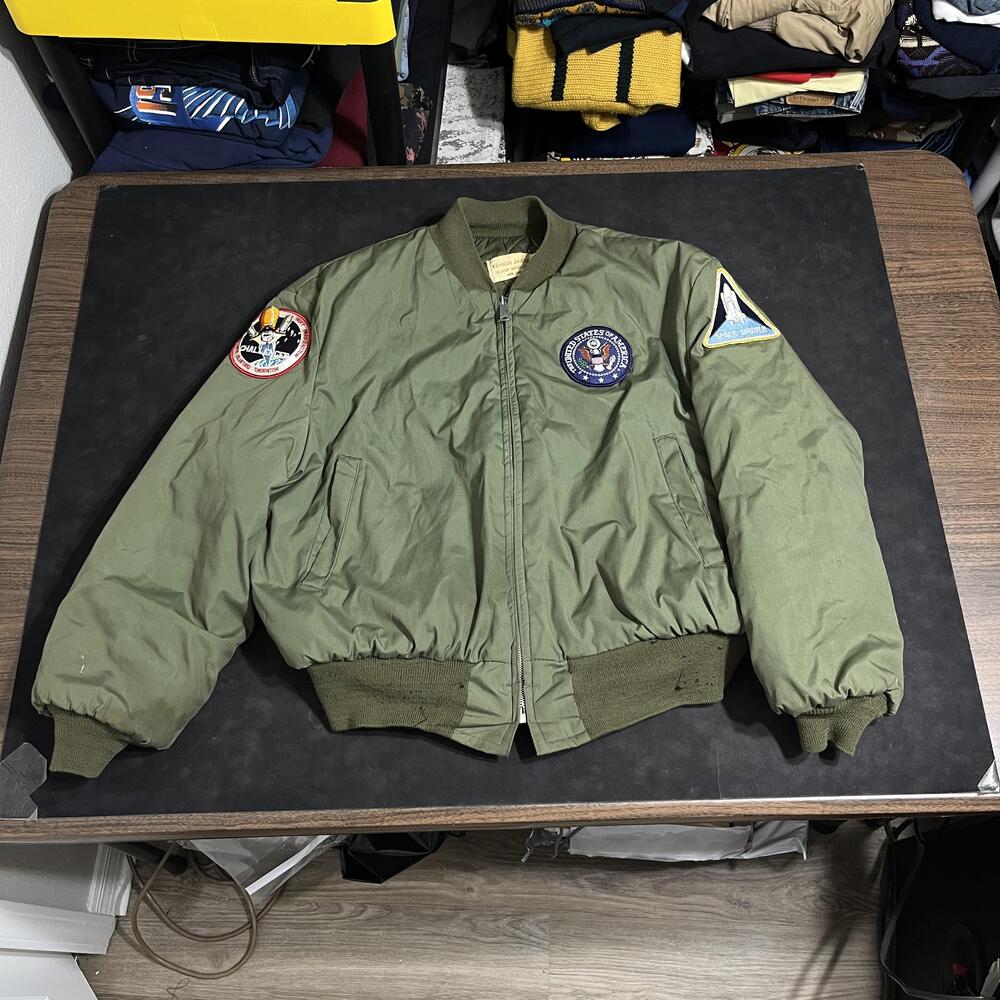 Vintage Astronaut Space Shuttle Challenger Tanker Jacket Bomber NASA USA Top Gun
